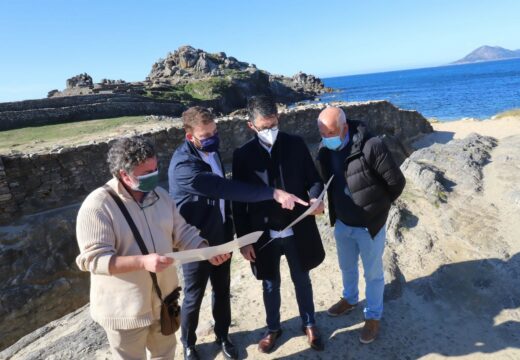 Trenor anuncia un investimento de case 15.000 euros no Castro de Baroña para recuperar e seguir poñendo en valor este xacemento arqueolóxico